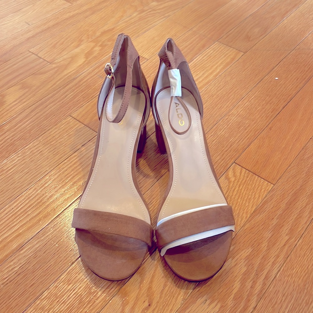 ALDO MELISSA Size 8 Cognac Suede Stacked Heel Sandal